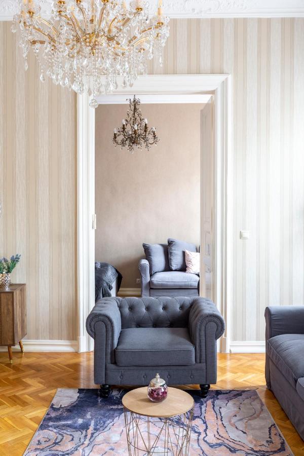 Luxury Central Home Next To The New York Cafe ブダペスト エクステリア 写真