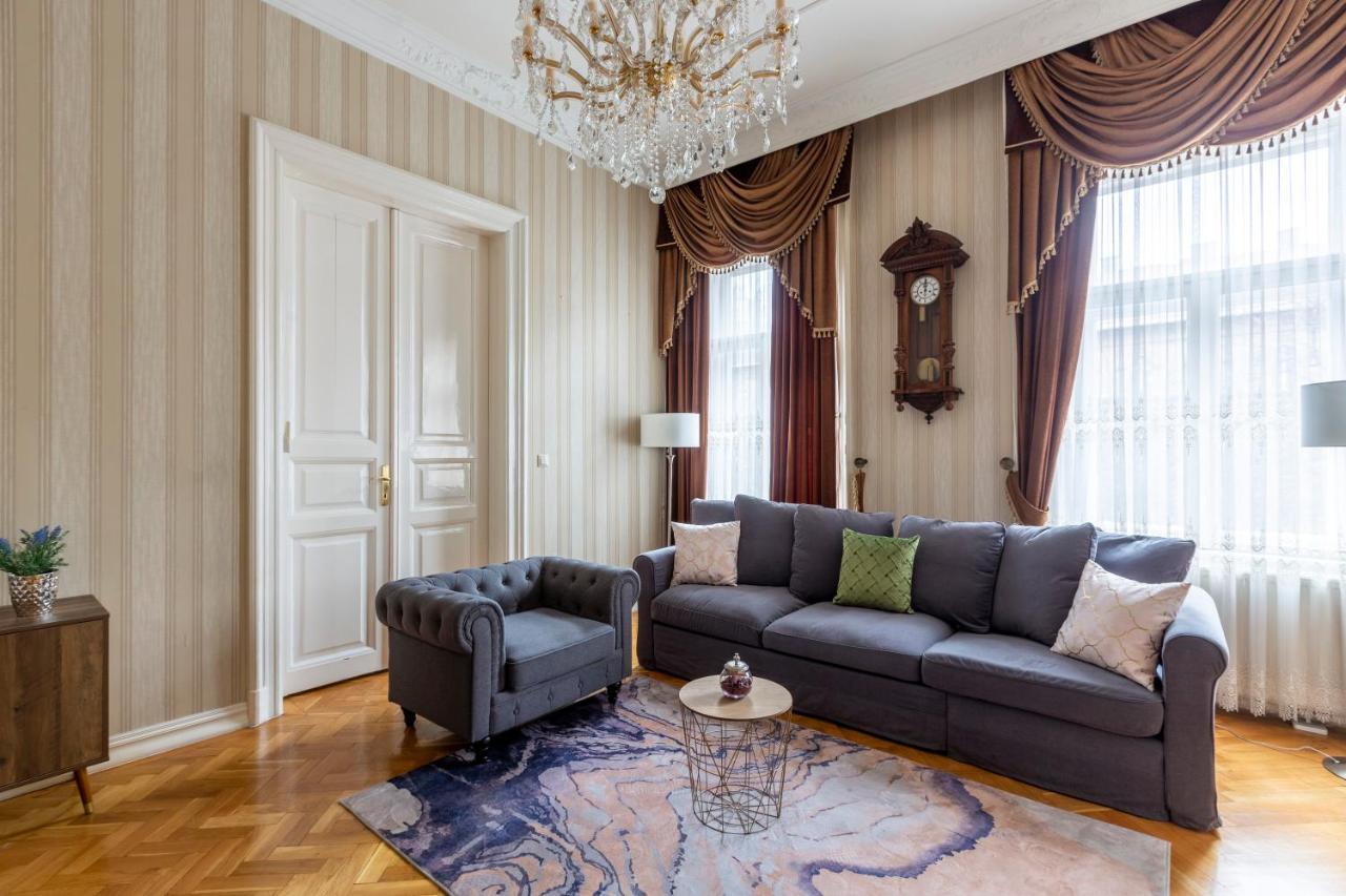 Luxury Central Home Next To The New York Cafe ブダペスト エクステリア 写真