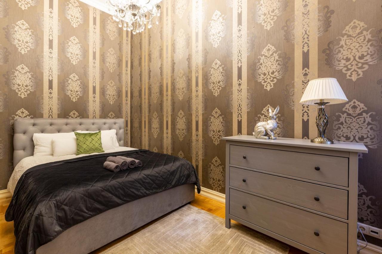Luxury Central Home Next To The New York Cafe ブダペスト エクステリア 写真