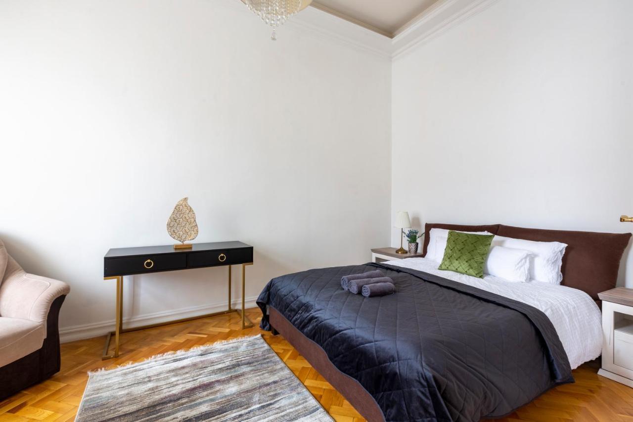 Luxury Central Home Next To The New York Cafe ブダペスト エクステリア 写真