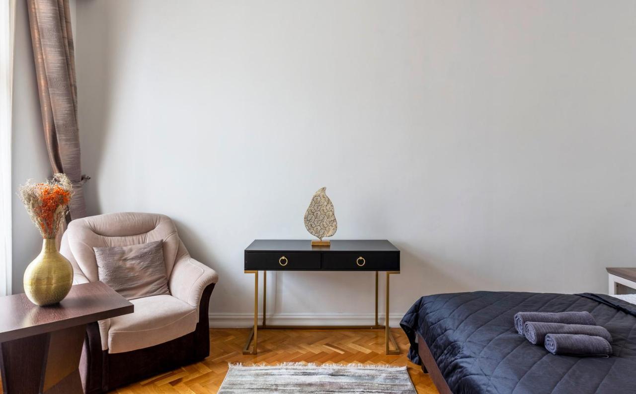 Luxury Central Home Next To The New York Cafe ブダペスト エクステリア 写真